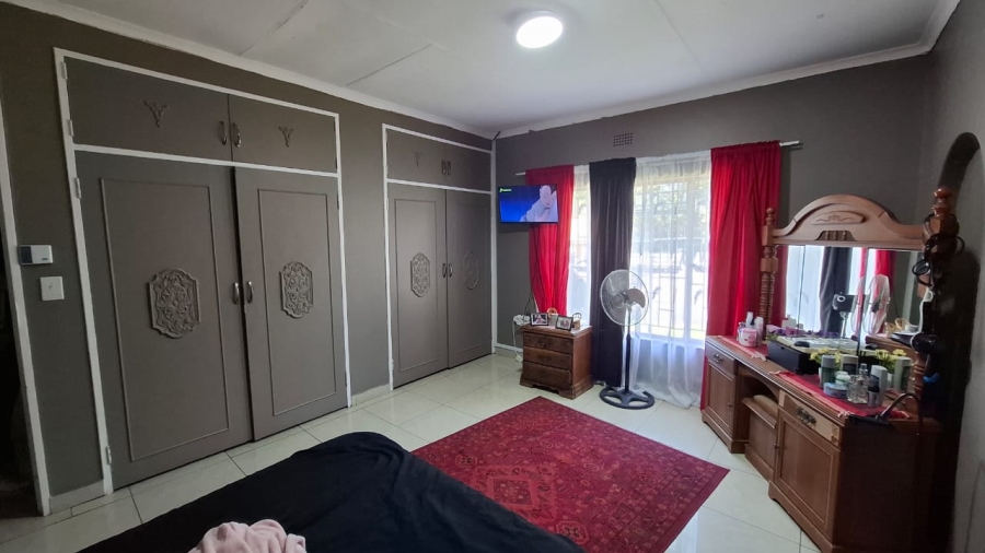 4 Bedroom Property for Sale in Safari Gardens North West